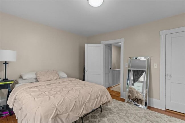 Building Photo - 44 Bedlow Ave