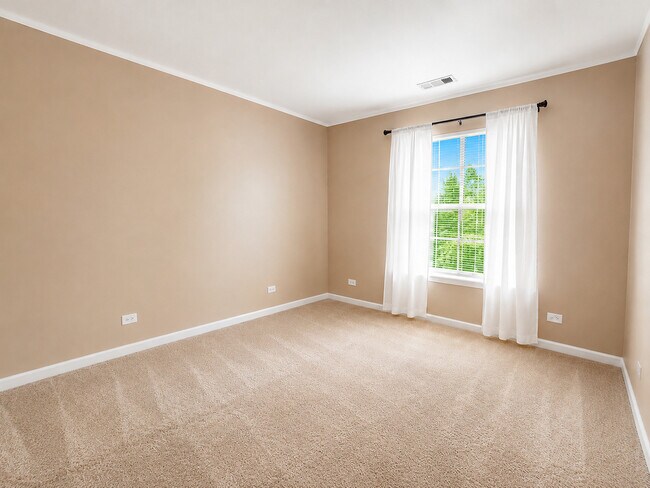 Building Photo - 505 Cary Woods Cir