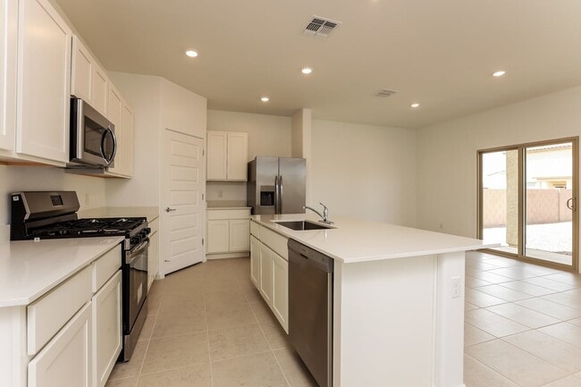 Building Photo - 7070 W Joycliff Way
