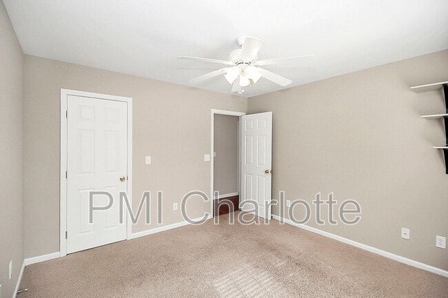 Building Photo - 2510 S Ridge Ave