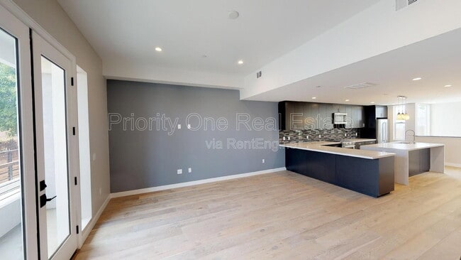 Building Photo - 3135 Hugo St