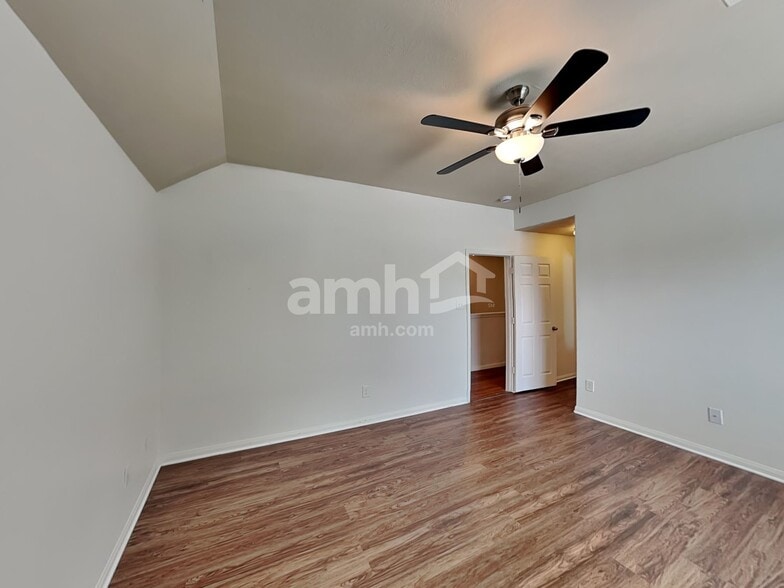 Building Photo - 911 Redcrest Springs Ct