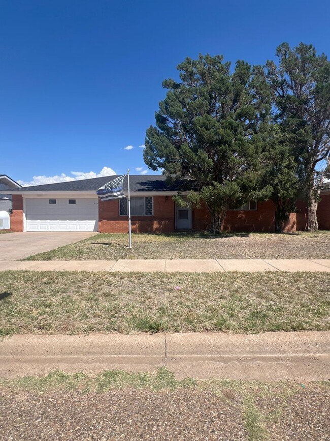 Primary Photo - 121 Sasser Dr