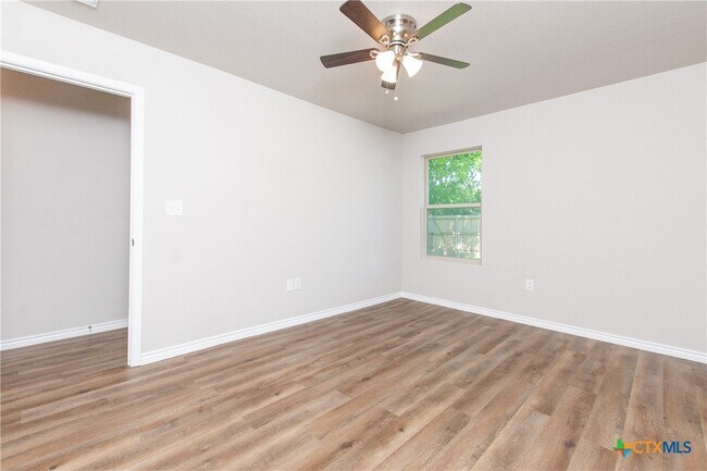 Building Photo - 2351 S Wall St