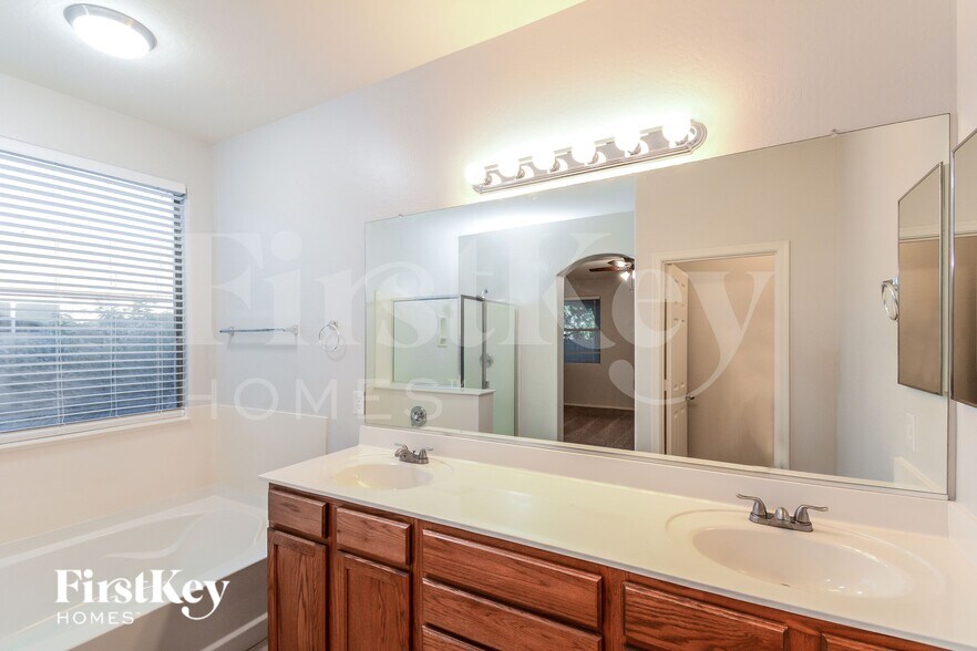 Building Photo - 13876 N 141st Ln