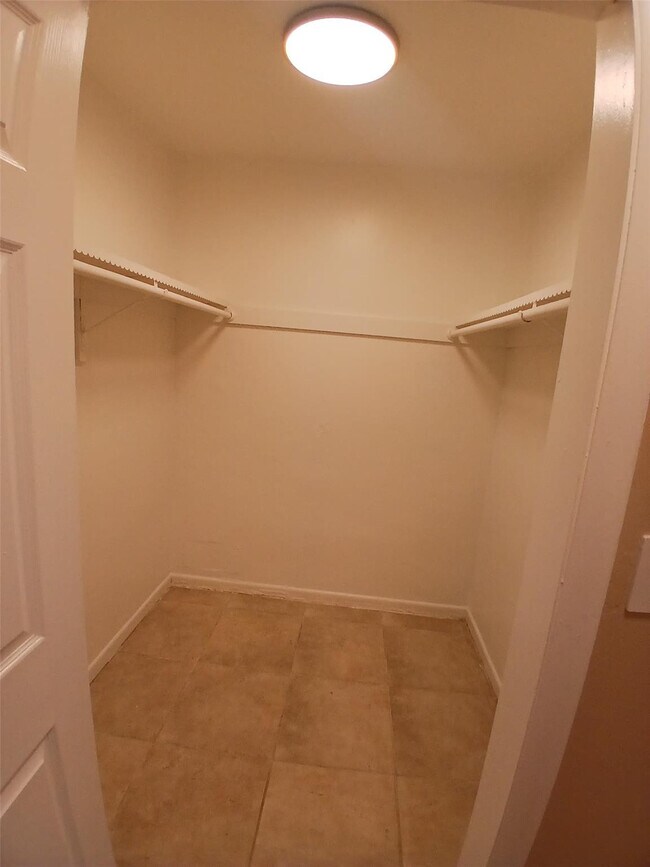 Building Photo - 4800 Hollywood Blvd