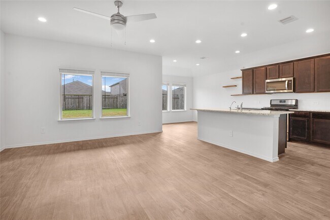 Building Photo - 20403 Tembec Dr