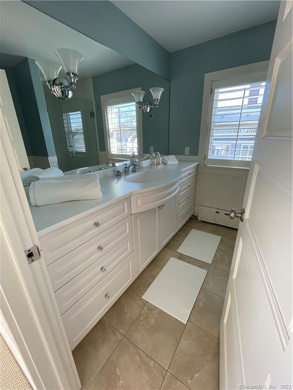 Building Photo - 23 Soundview Dr