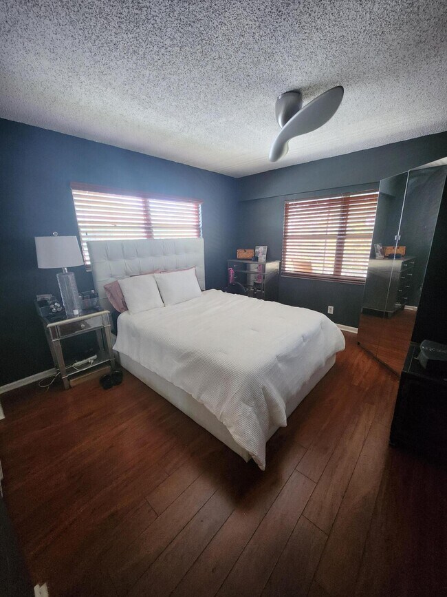 Building Photo - 113 Mansfield C