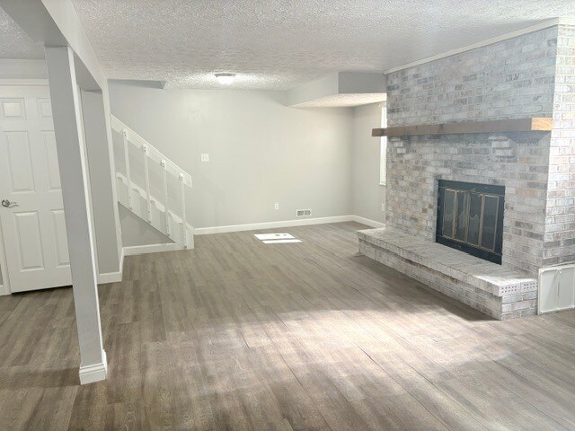 Lower Level Fam Rm - 2281 Joshua Cir