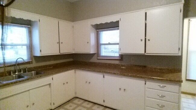 Primary Photo - 1049 17th St.