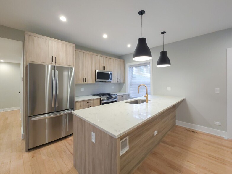 Building Photo - 2537 N Campbell Ave