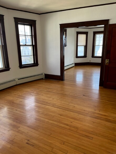 Building Photo - 30 Fountain St