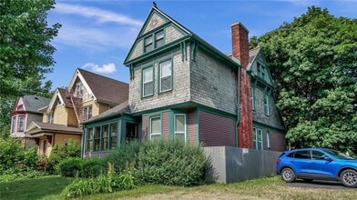 Building Photo - 407 Alexander St