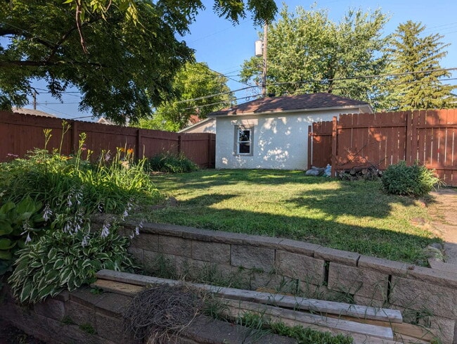 Building Photo - Charming 3BR in Victory Memorial with Fenced Yard & Garage