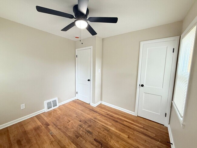 Building Photo - Freshly Renovated 3-Bedroom Home – Quality...