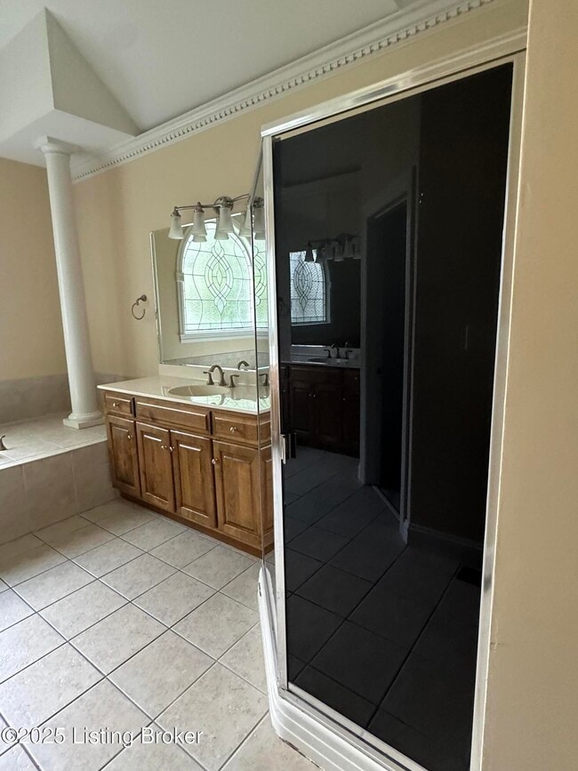 Building Photo - 17014 Ashburton Dr