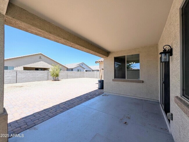 Building Photo - 6952 W Golden Ln