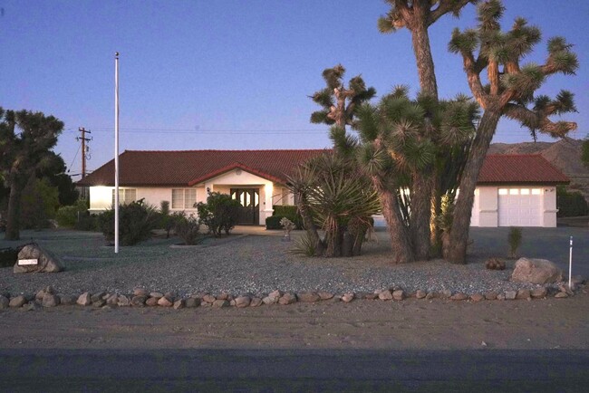 Building Photo - 9039 Hermosa Ave