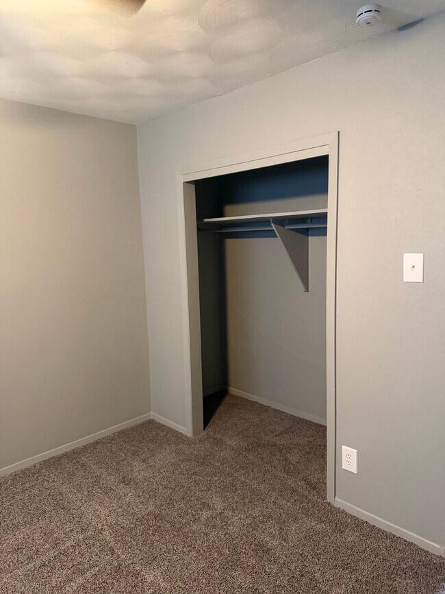 Building Photo - Pine Street Terrace