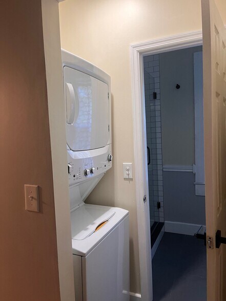 Building Photo - 274 N Rocksprings St