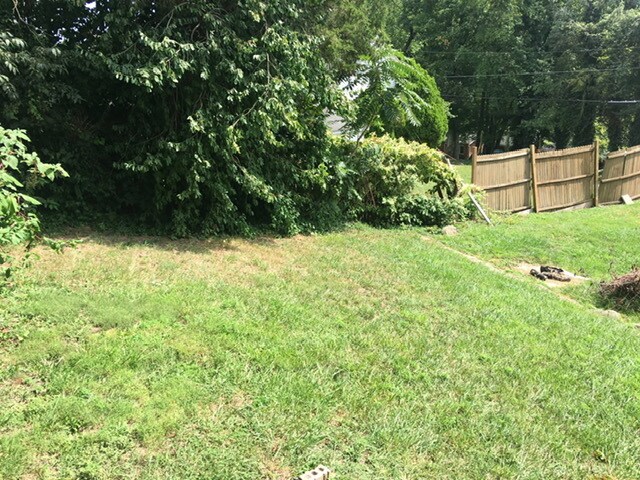 Building Photo - 115 School St