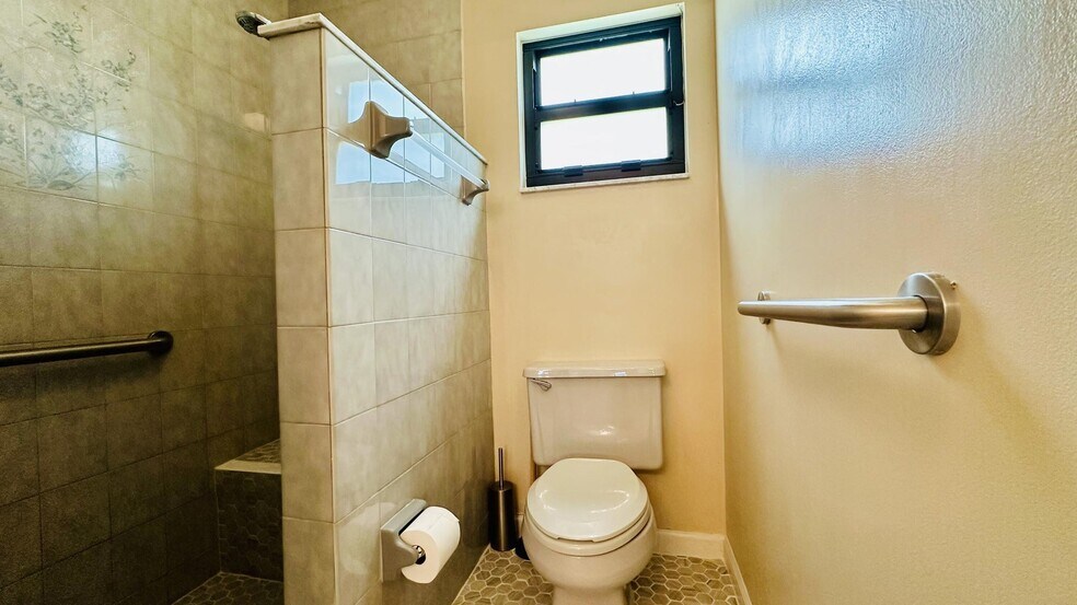 Building Photo - 11952 60th St N