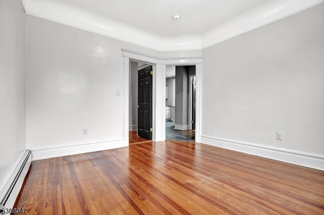 Building Photo - 49 Tichenor Terrace