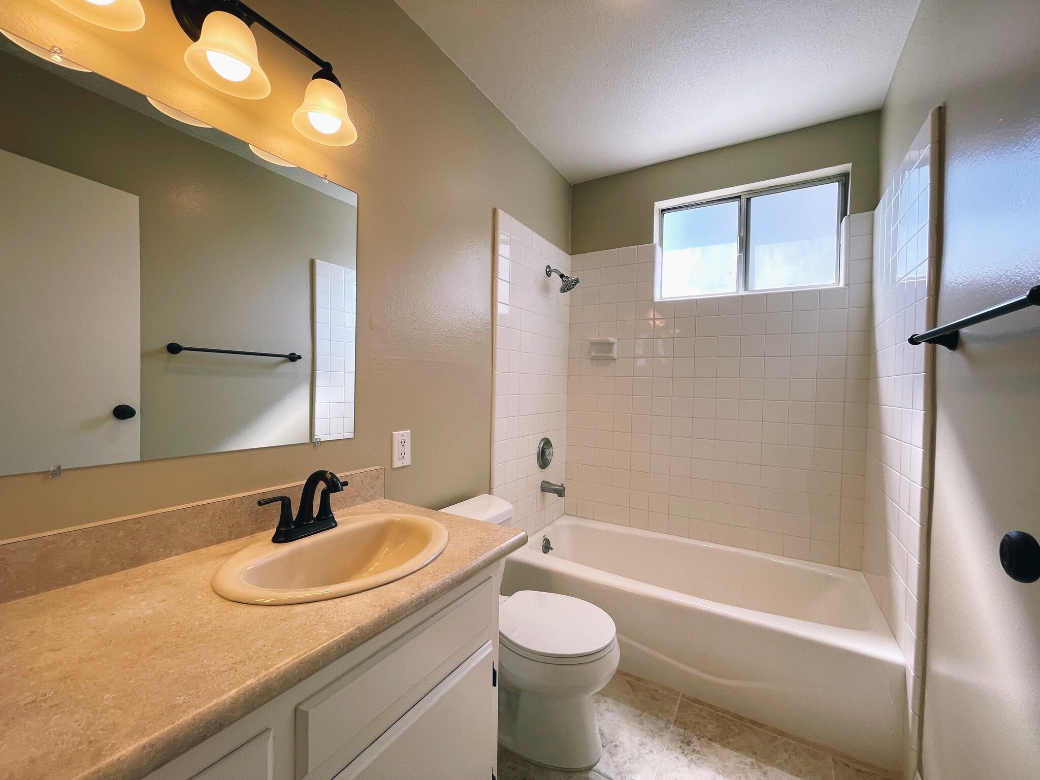 Building Photo - 3966 Cleveland Ave