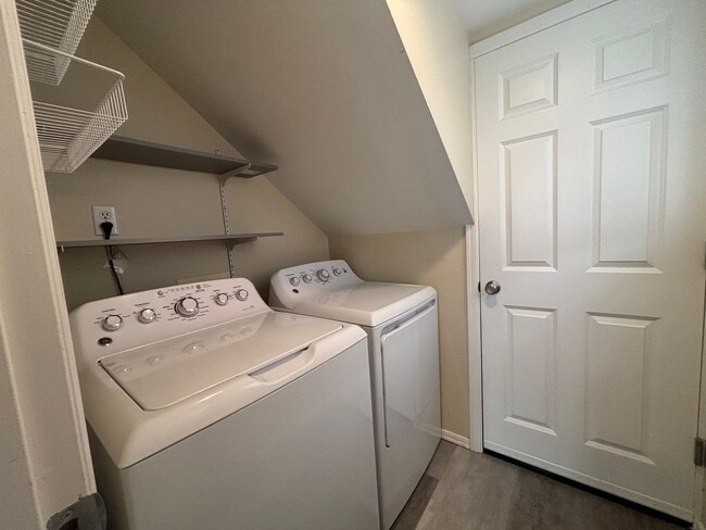 Building Photo - Available Now! Charming Home Across from Judkins Park
