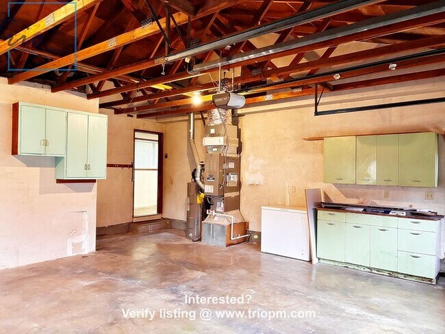 Building Photo - 1029 C St