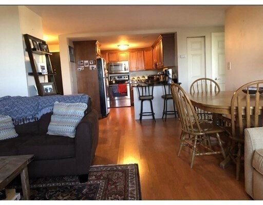 Building Photo - 30 Daniels St