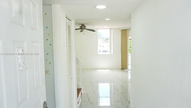 Building Photo - 1705 San Remo Cir