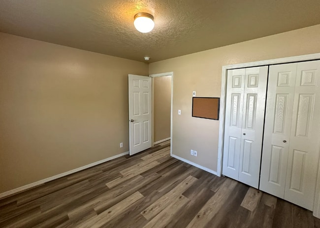 Building Photo - Comfortable & Stylish Single-Level Living ...