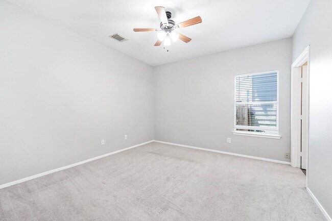 Building Photo - 1561 Nichole Woods Dr