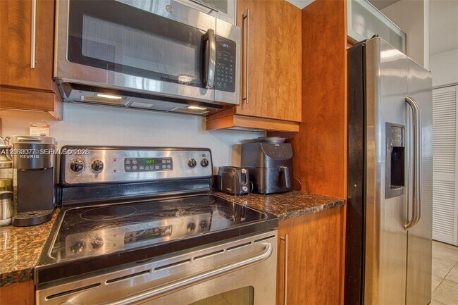 Building Photo - 7355 SW 89th St