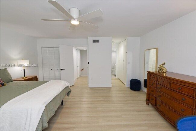 Building Photo - 5838 SW 74th Terrace