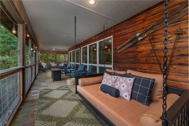 Building Photo - 401 Lookout Dr