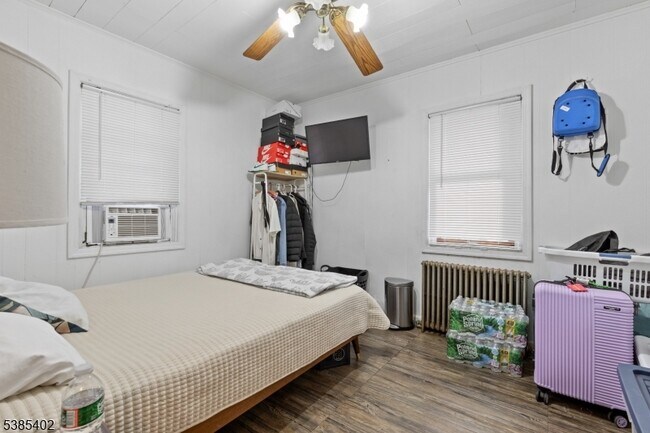 Building Photo - 27 Harrison Ave