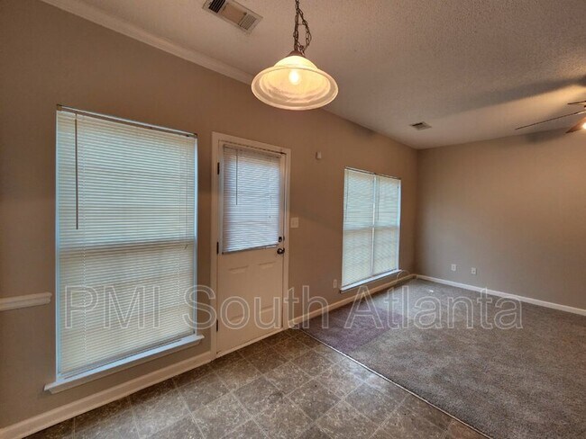 Building Photo - 176 Shenandoah Dr