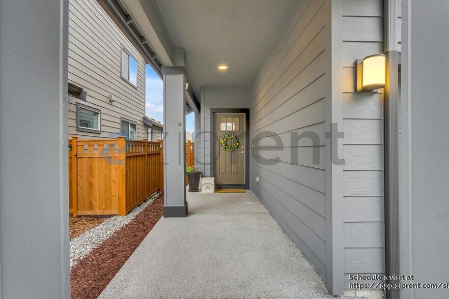 Building Photo - 13007 193rd Ave E