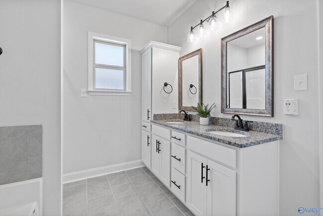 Building Photo - 132 Kambry Grv Dr