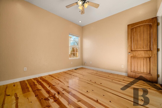 Building Photo - 1522 S Tuscany Ct