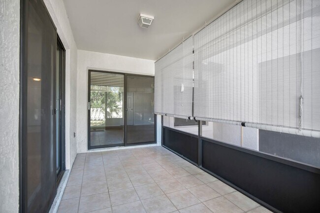 Building Photo - Spacious 3 Bedroom 2 Bath Condo in Gated Community of La Vita
