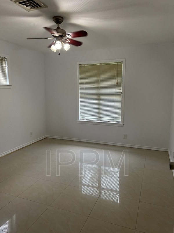 Building Photo - 5610 La Cana Dr