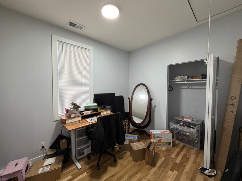 Building Photo - 1626 N Washtenaw Ave