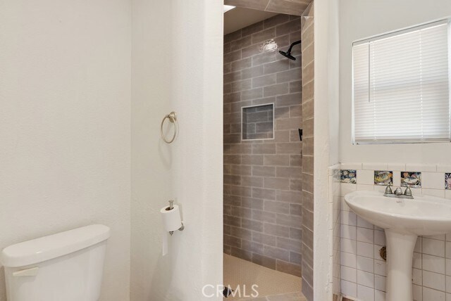 Building Photo - 1548 S Citrus Ave