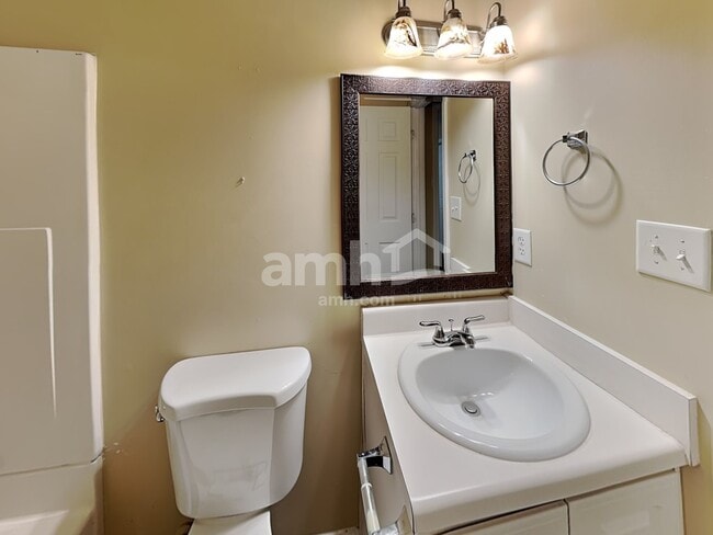 Building Photo - 84 Glen Ridge Dr