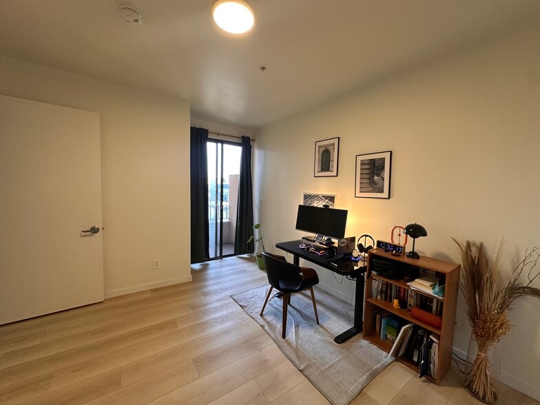 Bedroom 1 - 625 S Berendo St