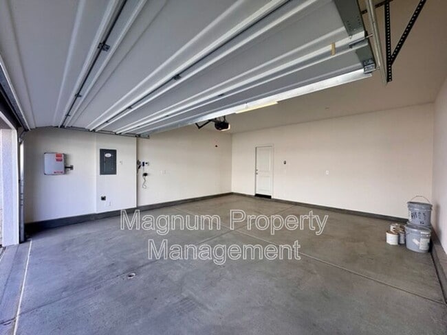 Building Photo - 25147 Hunter Ave